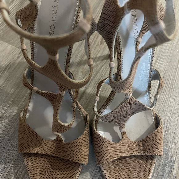 Sergio Rossi cut out T strap heels - Picture 3 of 5